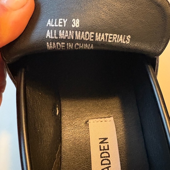 STEVE MADDEN BLACK PLATFORM LOAFER - Picture 6 of 6